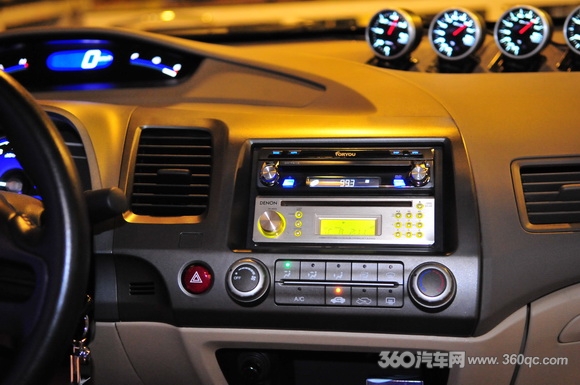 我们的公司拥有先进音频技术及检测设备,并与国际先进的汽车音响企业联手共同开拓中国的汽车音响市场,目前已取得世界全部汽车音响竞赛组织(IASCA、MMA、MECA)的国际裁判执裁资格.对每一次的音乐岀品,我们丝毫不敢懈怠,一直在努力改进我们的工作,改善我们的服务,力争每天都有所进步,以使您对先歌的选择能够成为您人生中最明智之一.