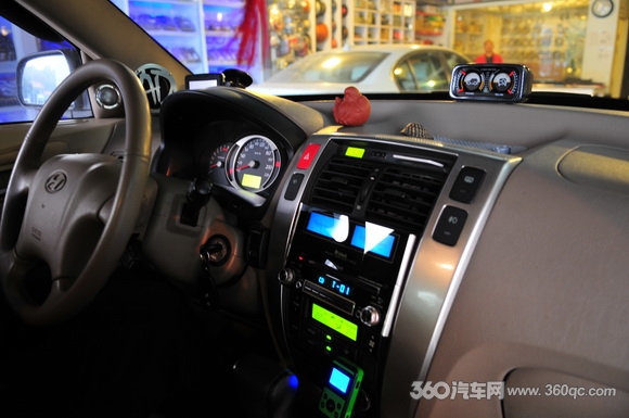 现代途胜改装麦景图意大利ad汽车音响